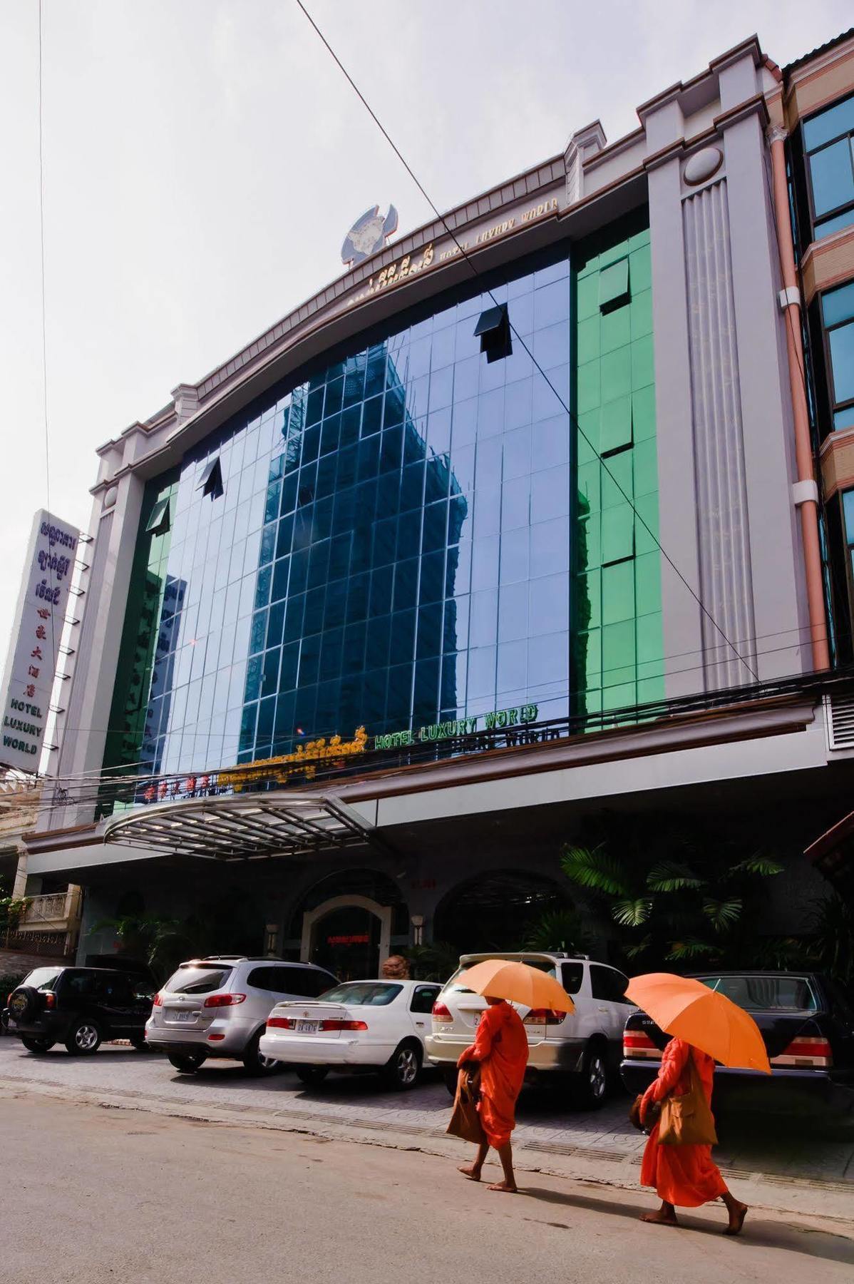 Hotel Luxury World Phnom Penh Exterior foto